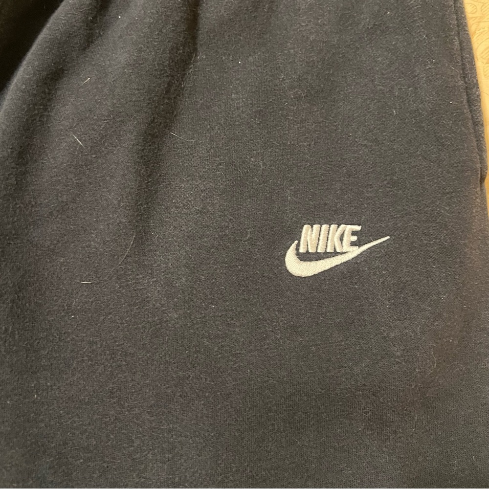 Nike Men's Black Sweatpants (flaws - see description) - Picture 4 of 7